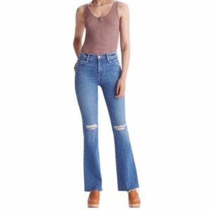 Mother Denim The weekender fray, six packs on me wash.